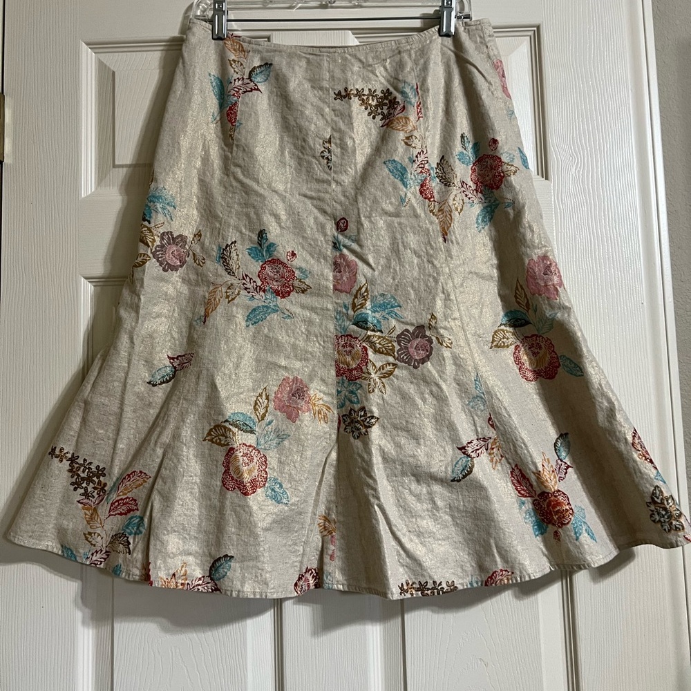 Harold’s Gold Shimmer Flower Lined Skirt-Size 8-Zip Side-Excellent condition